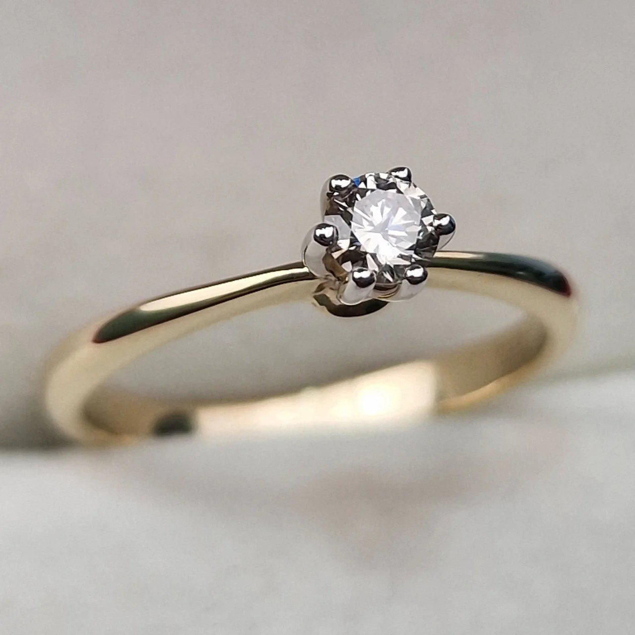 Кольцо Deimantas 106481101 1,96гр 0,17ct. купить,NaN