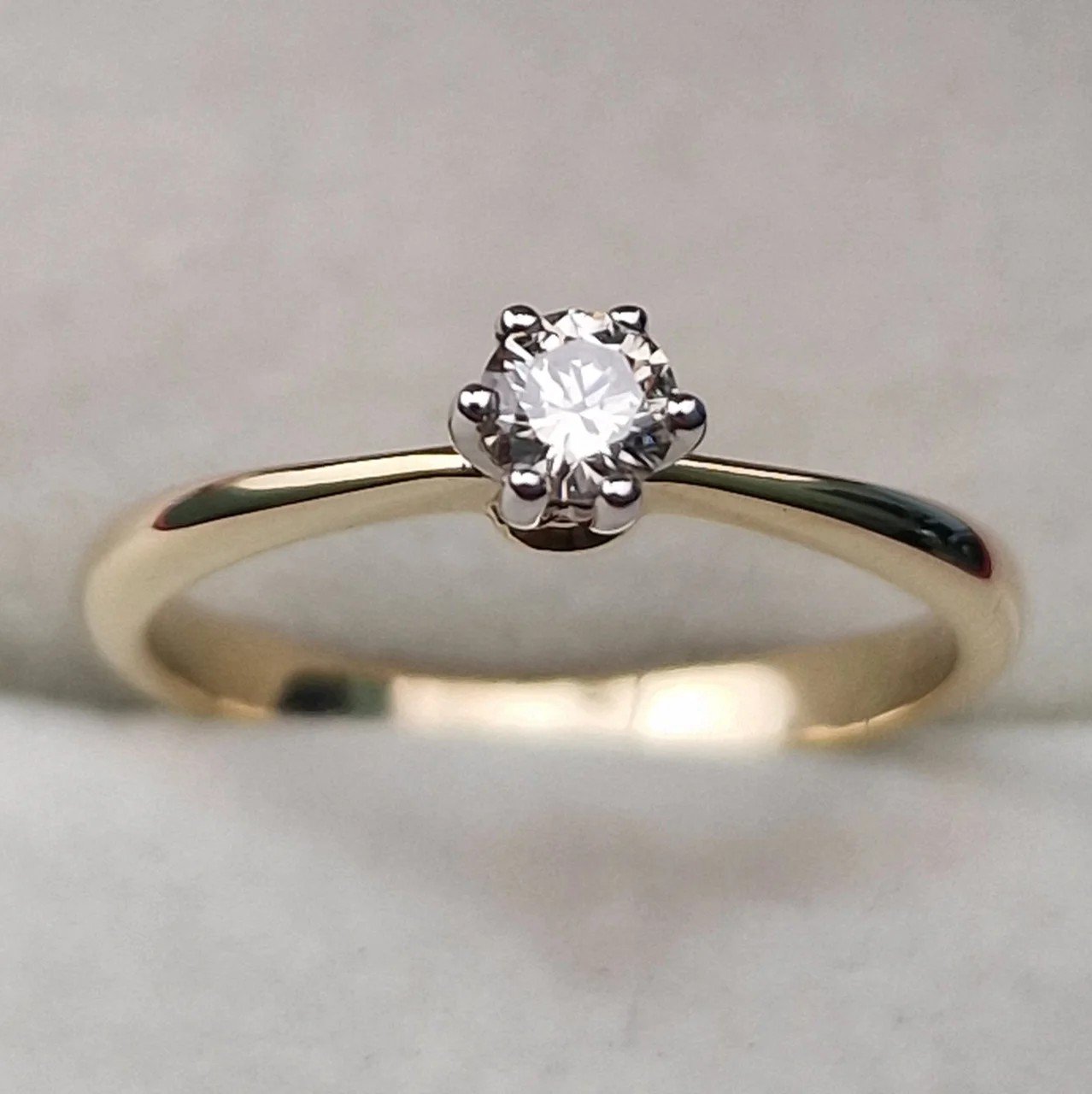 Кольцо Deimantas 106481101 1,96гр 0,17ct. купить,NaN