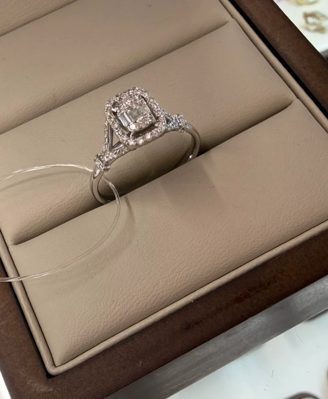 Кольцо Luxrai бриллиант, белое золото 585 купить,NaN
