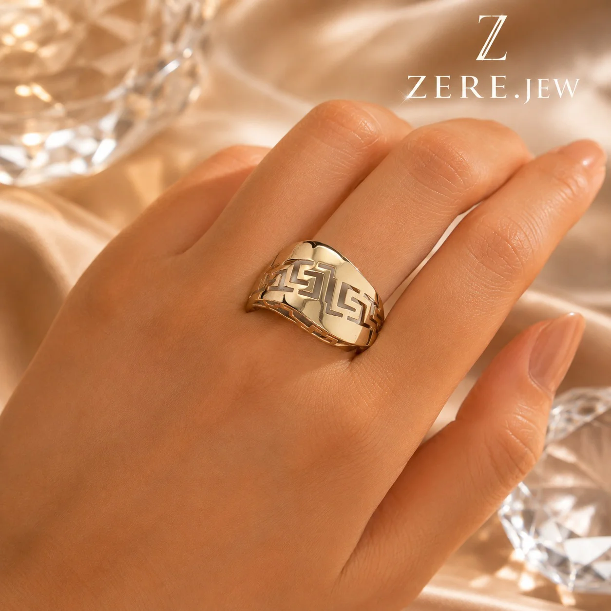 Кольцо ZERE золото 585 пробы 2,41гр 18,5р купить,198825
