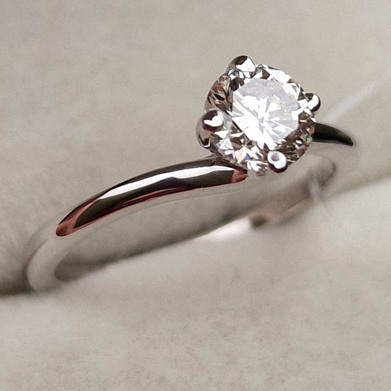 Кольцо Deimantas 95789473 16,51р 2,28гр 0,72ct. купить,NaN