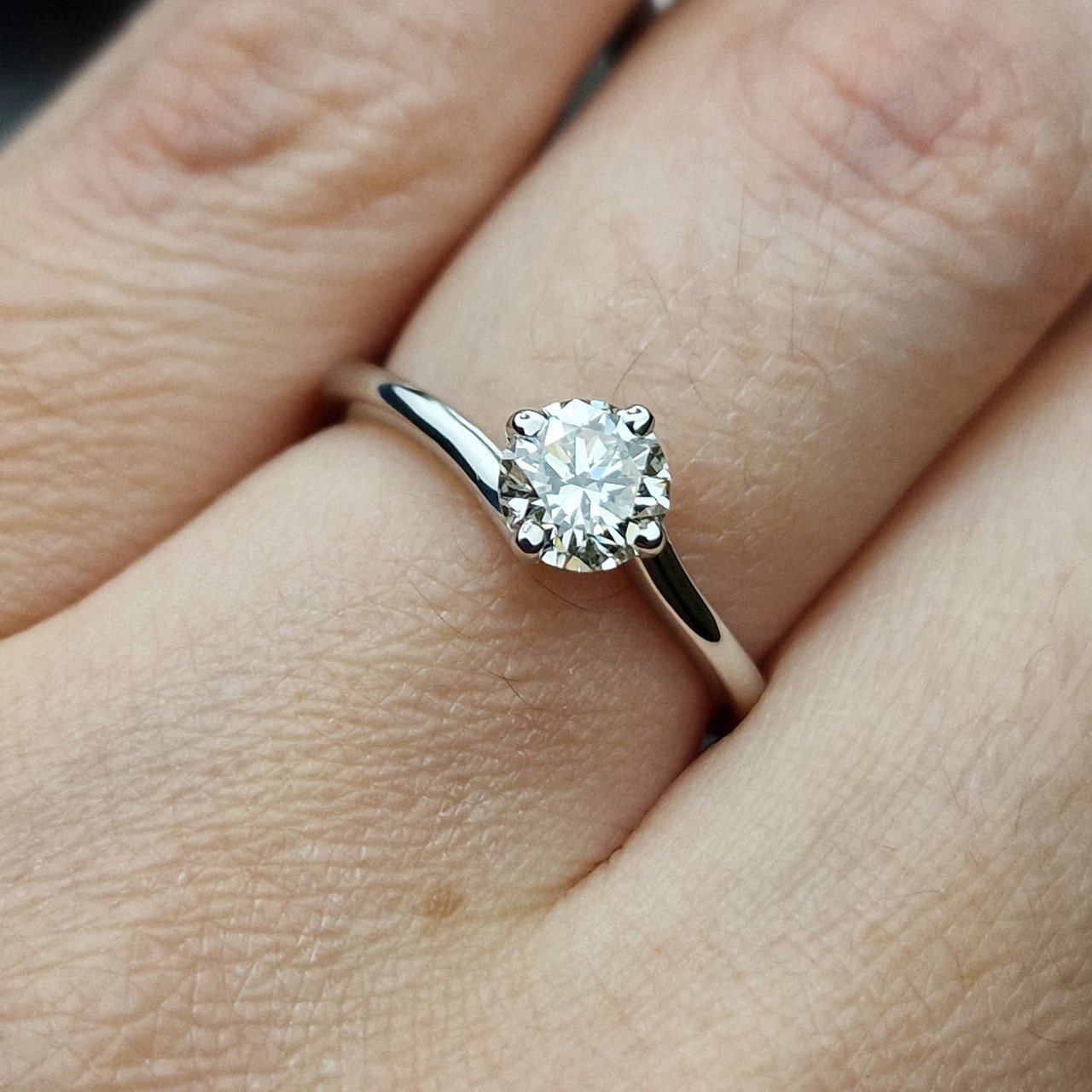 Кольцо Deimantas 95789473 16,51р 2,28гр 0,72ct. купить,NaN