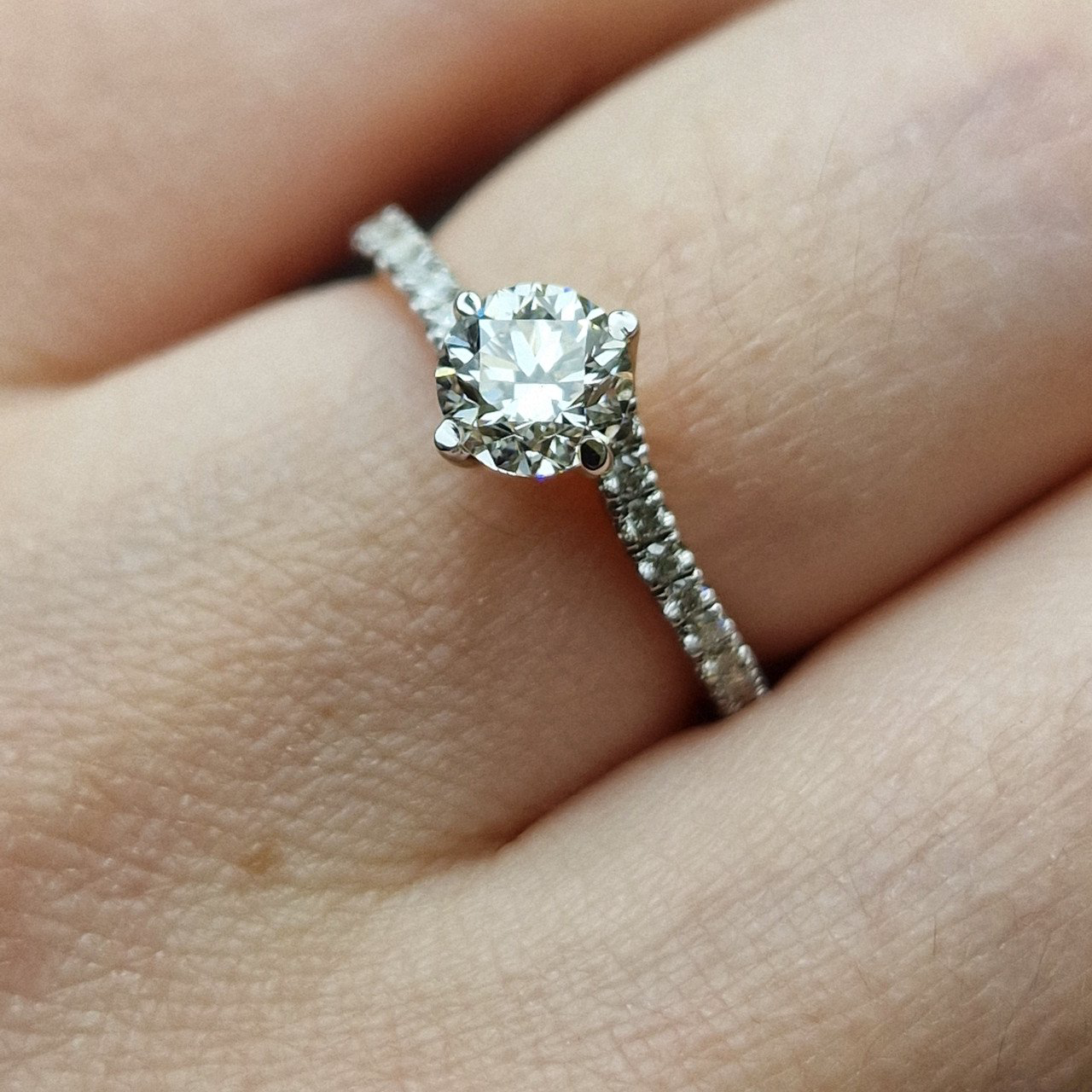 Кольцо Deimantas 95888734 16,5р 1,93гр 1,04ct. купить,NaN