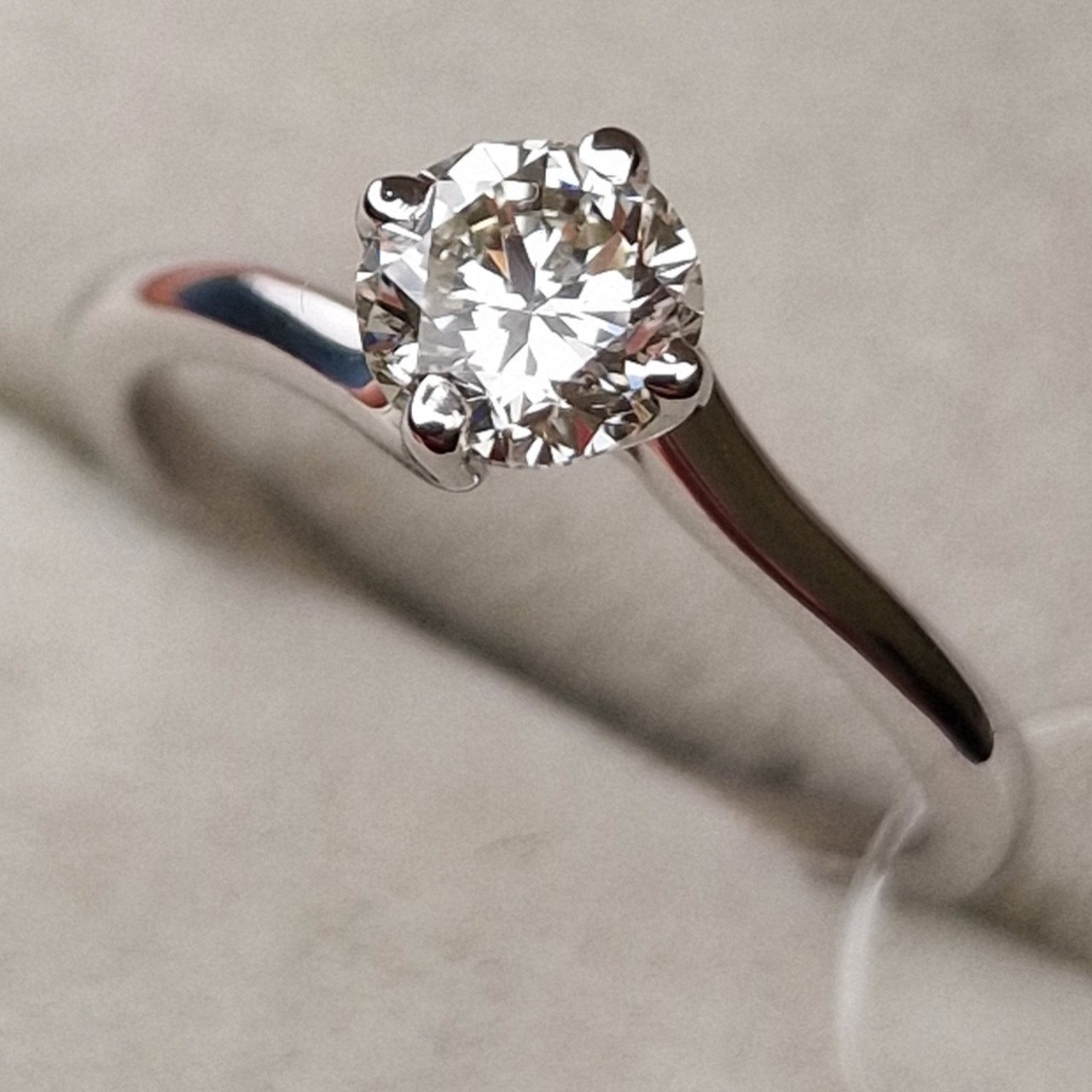 Кольцо Deimantas 95789473 16,51р 2,28гр 0,72ct. купить,NaN
