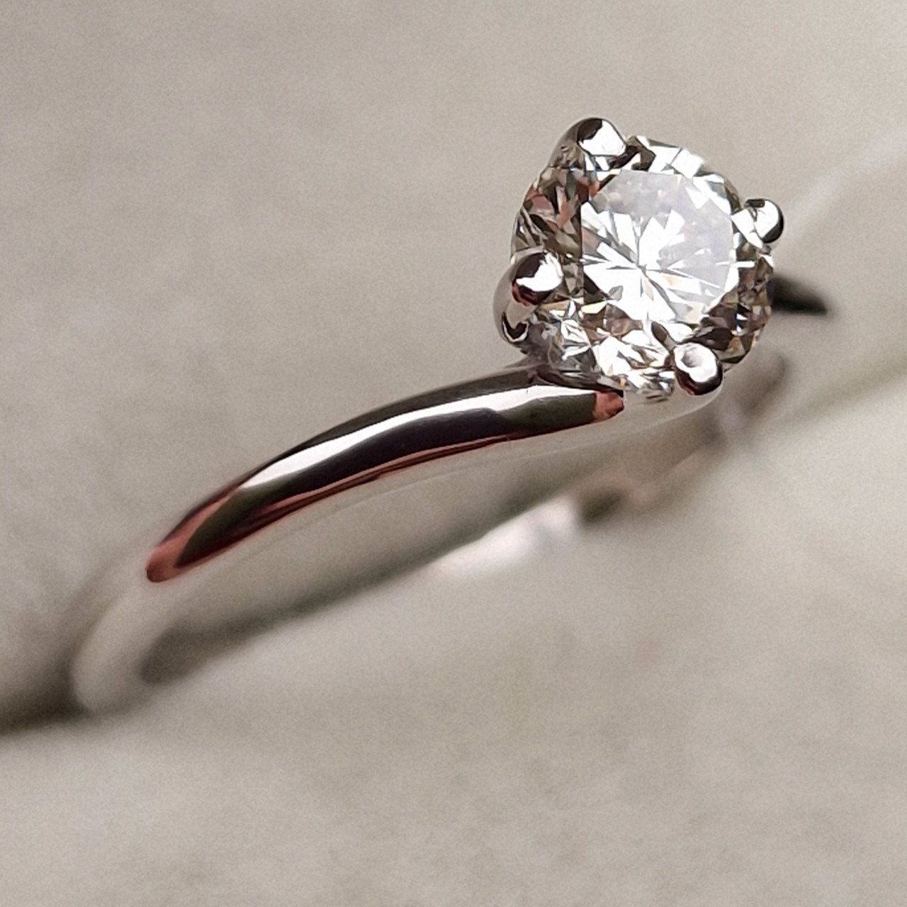 Кольцо Deimantas 95789473 16,51р 2,28гр 0,72ct. купить,NaN