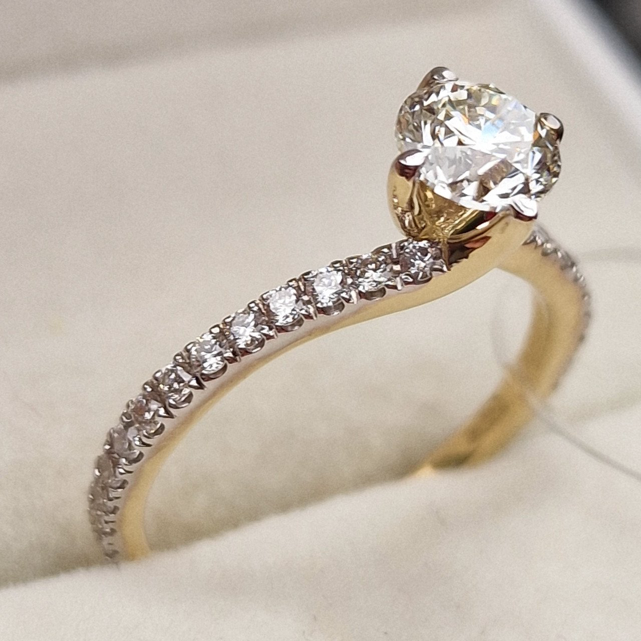 Кольцо Deimantas 95888734 16,5р 1,93гр 1,04ct. купить,NaN