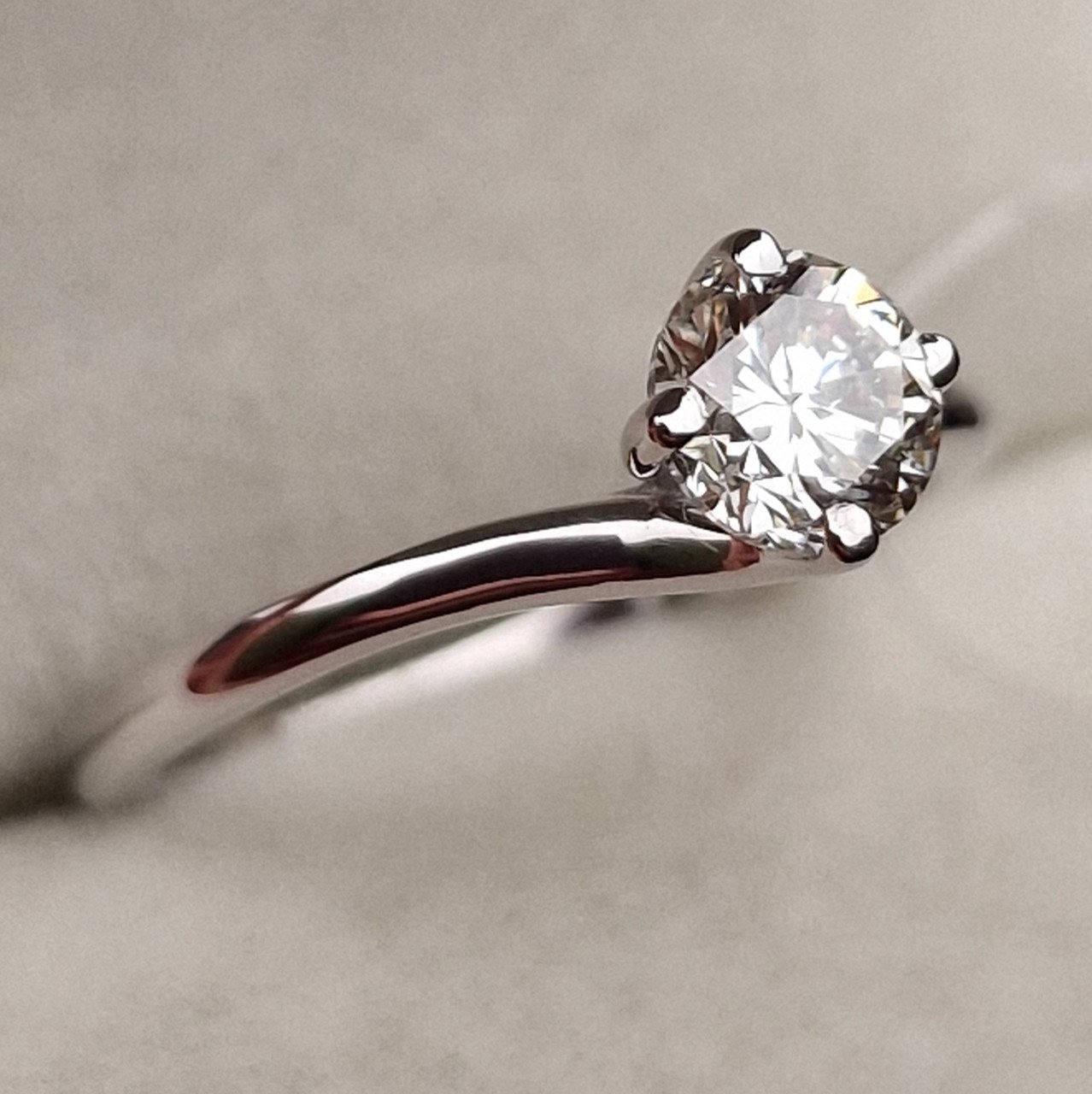 Кольцо Deimantas 95789473 16,51р 2,28гр 0,72ct. купить,NaN