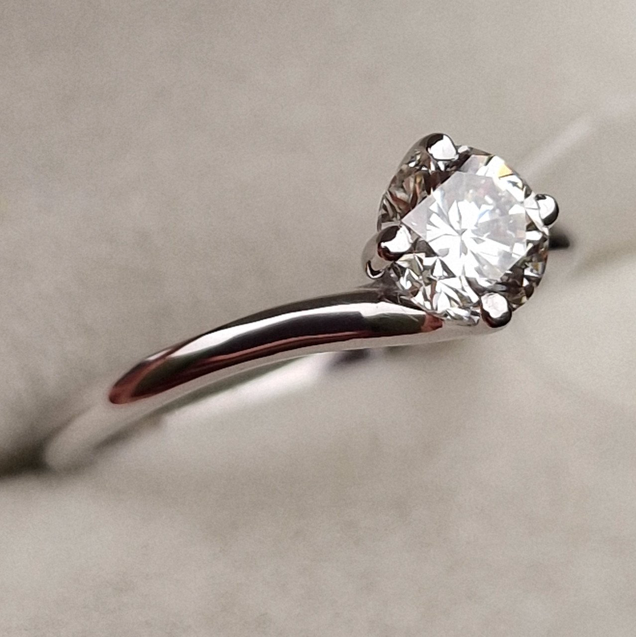 Кольцо Deimantas 95789473 16,51р 2,28гр 0,72ct. купить,NaN