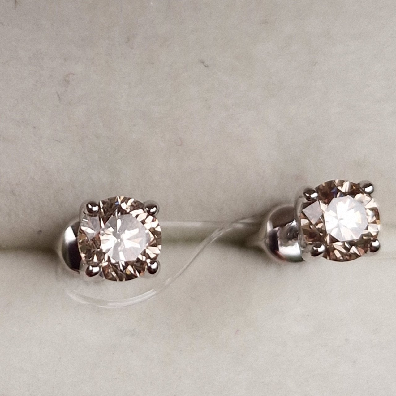 Серьги Deimantas 98702319 1,49гр 1,02ct. купить,NaN