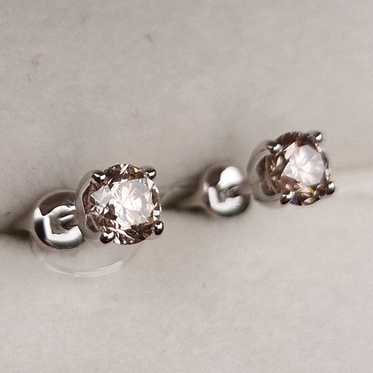 Серьги Deimantas 98702319 1,49гр 1,02ct. купить,NaN