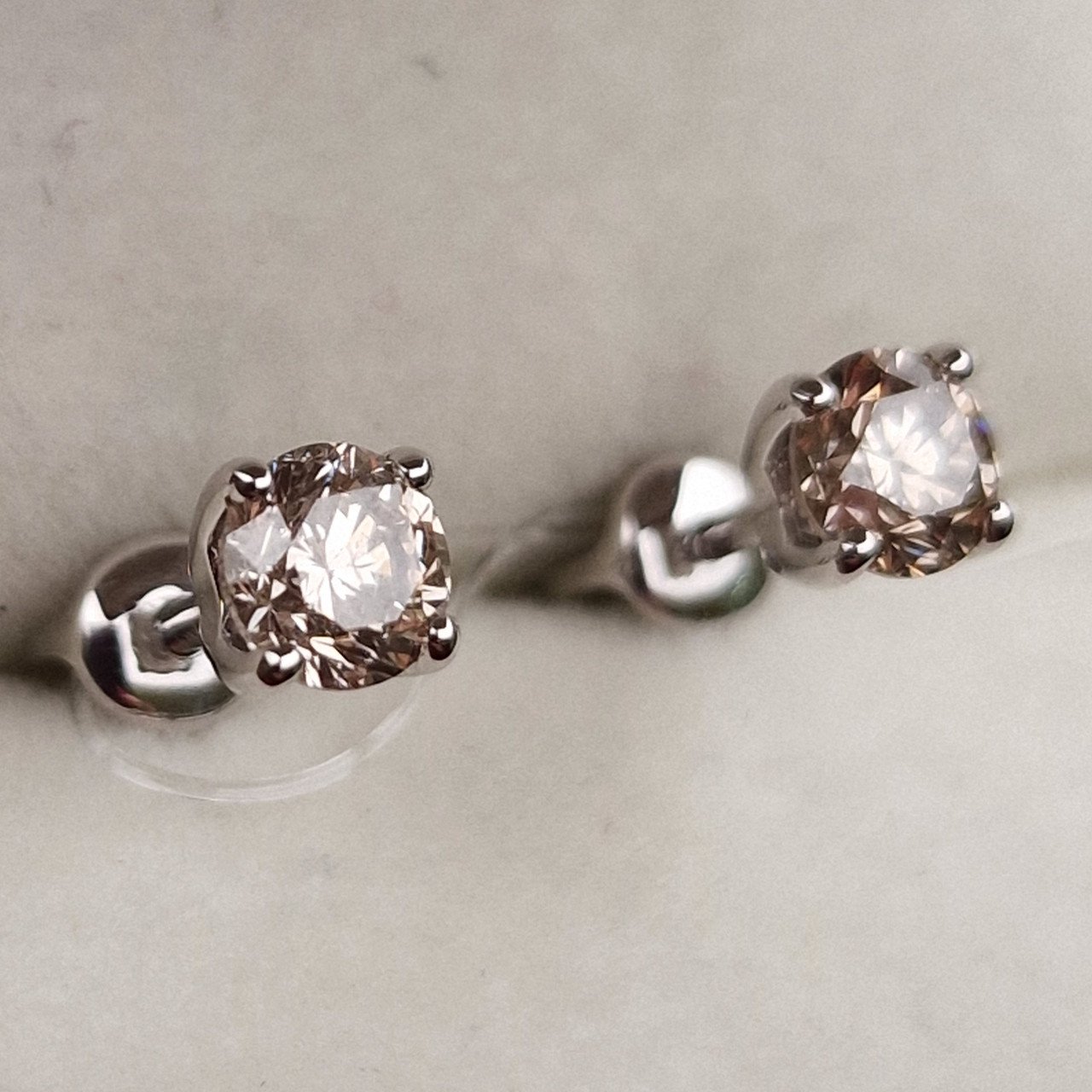 Серьги Deimantas 98702319 1,49гр 1,02ct. купить,NaN