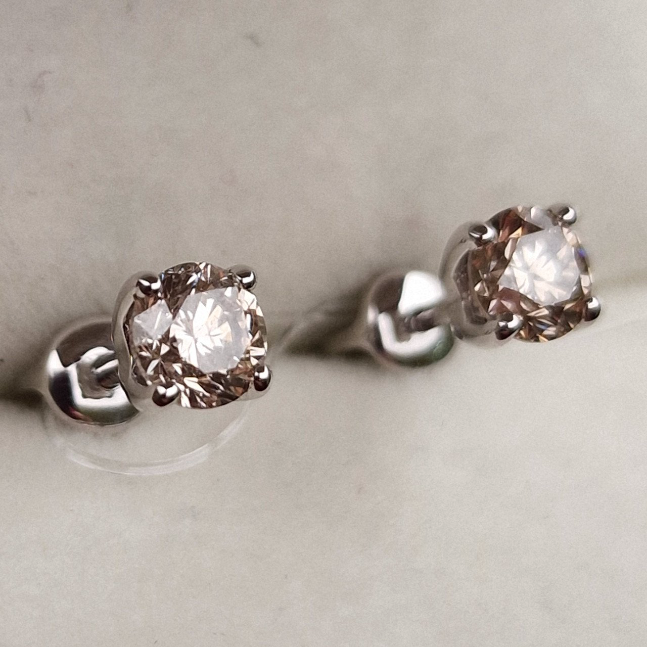 Серьги Deimantas 98702319 1,49гр 1,02ct. купить,NaN
