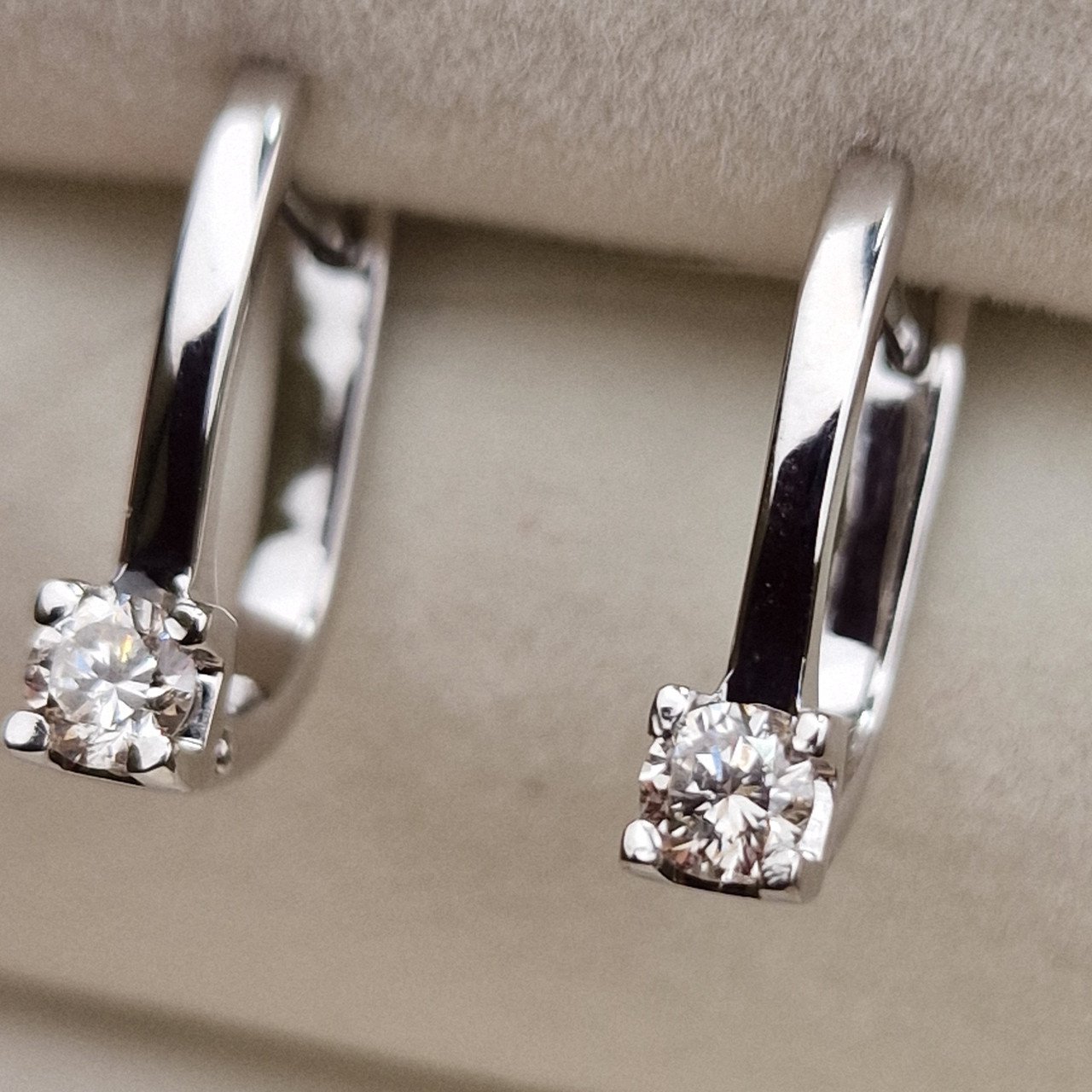 Серьги Deimantas 98702311 2,68гр 0,34ct. купить,NaN