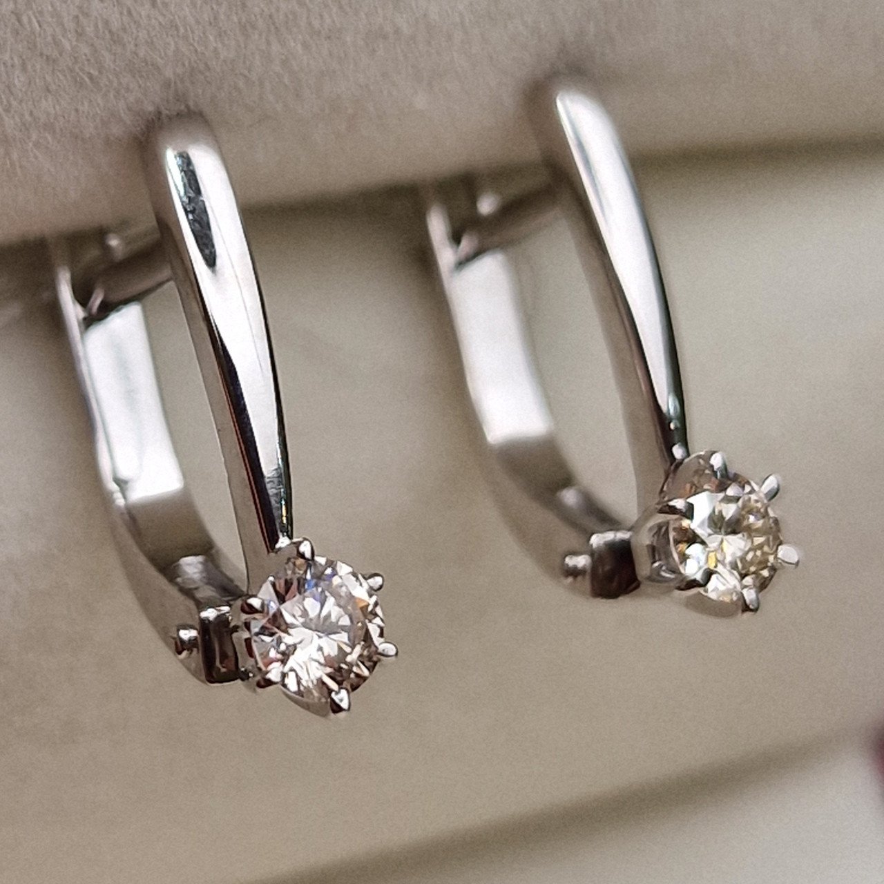 Серьги Deimantas 98702833 2,28гр 0,31ct. купить,NaN