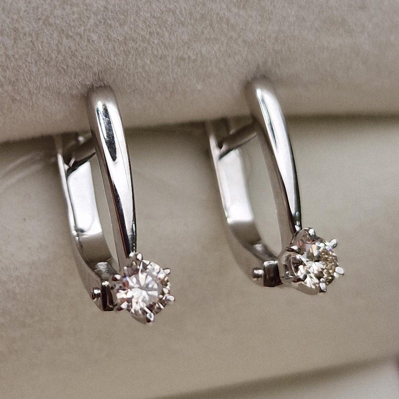 Серьги Deimantas 98702833 2,28гр 0,31ct. купить,NaN