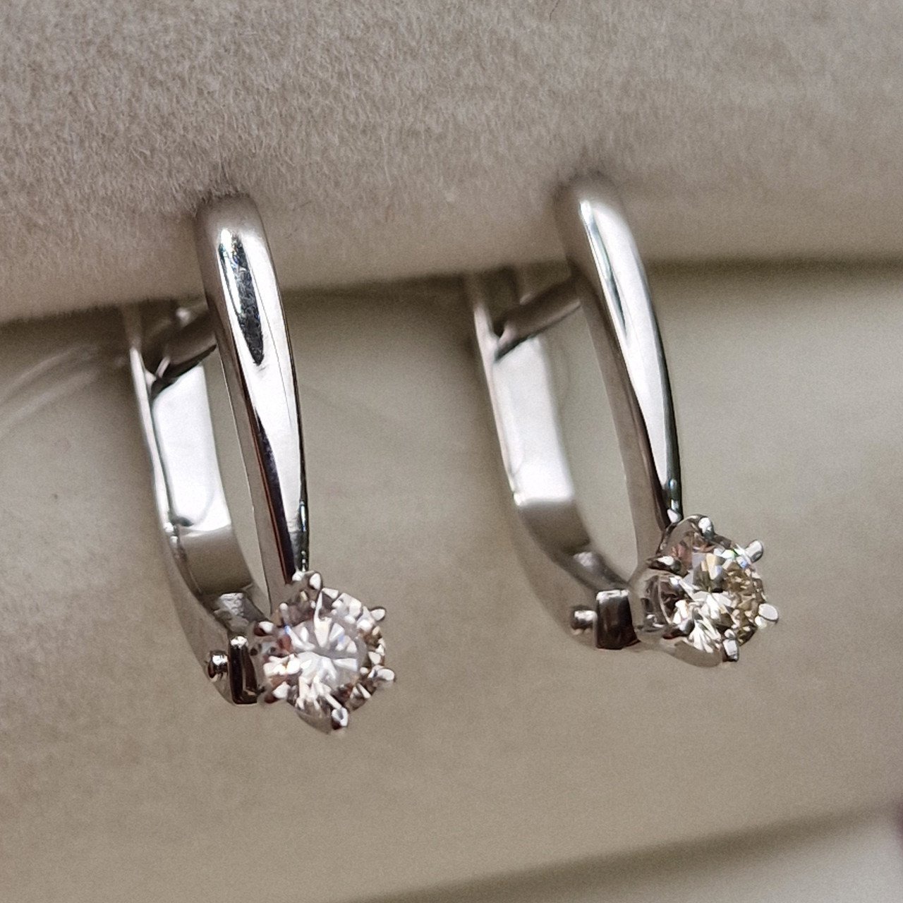 Серьги Deimantas 98702833 2,28гр 0,31ct. купить,NaN