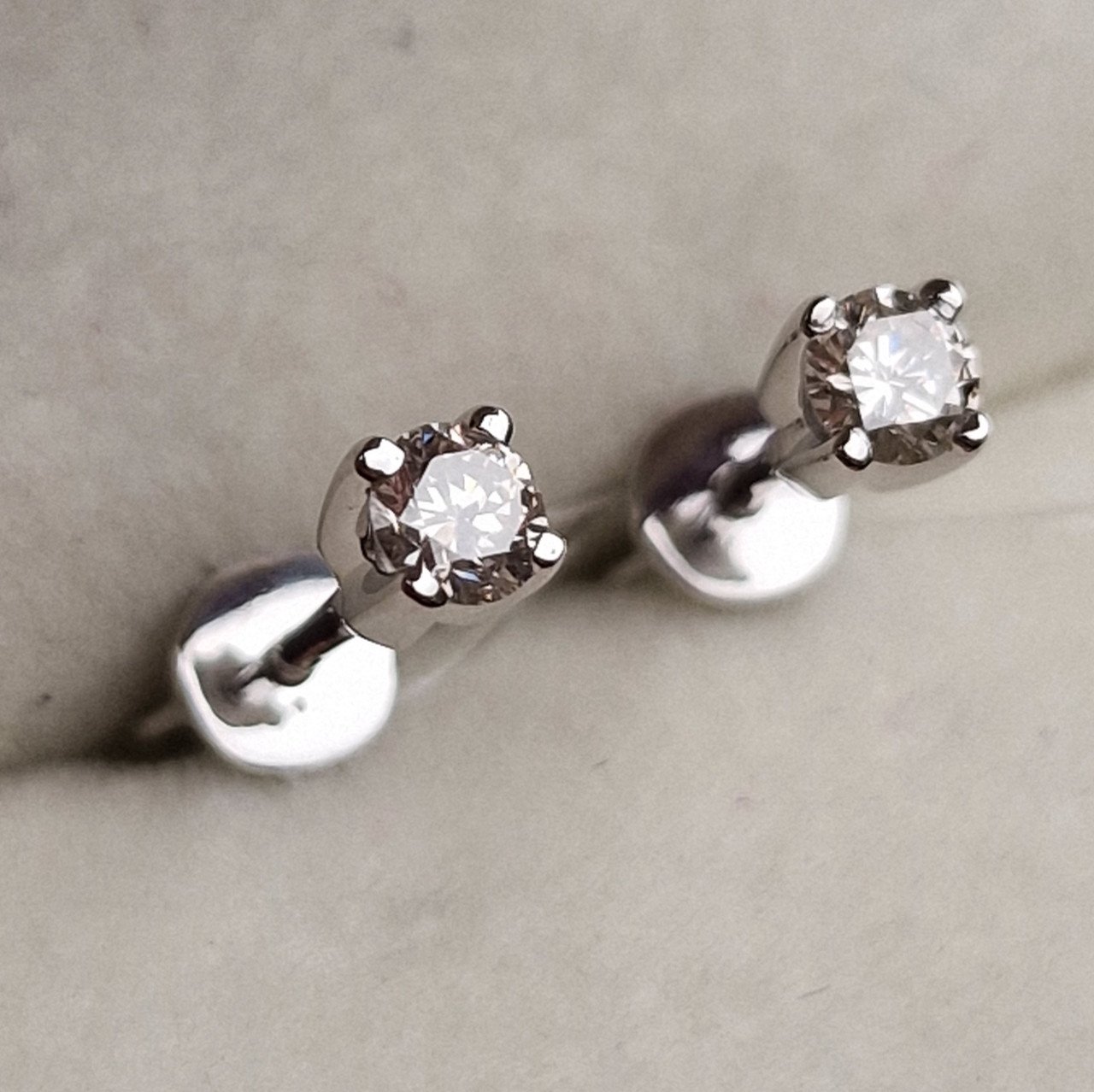 Серьги Deimantas 98702830 1,28гр 0,36ct. купить,NaN