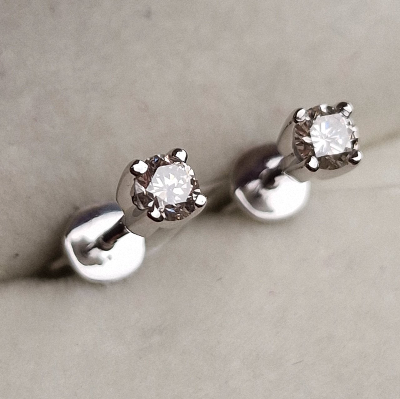 Серьги Deimantas 98702830 1,28гр 0,36ct. купить,NaN