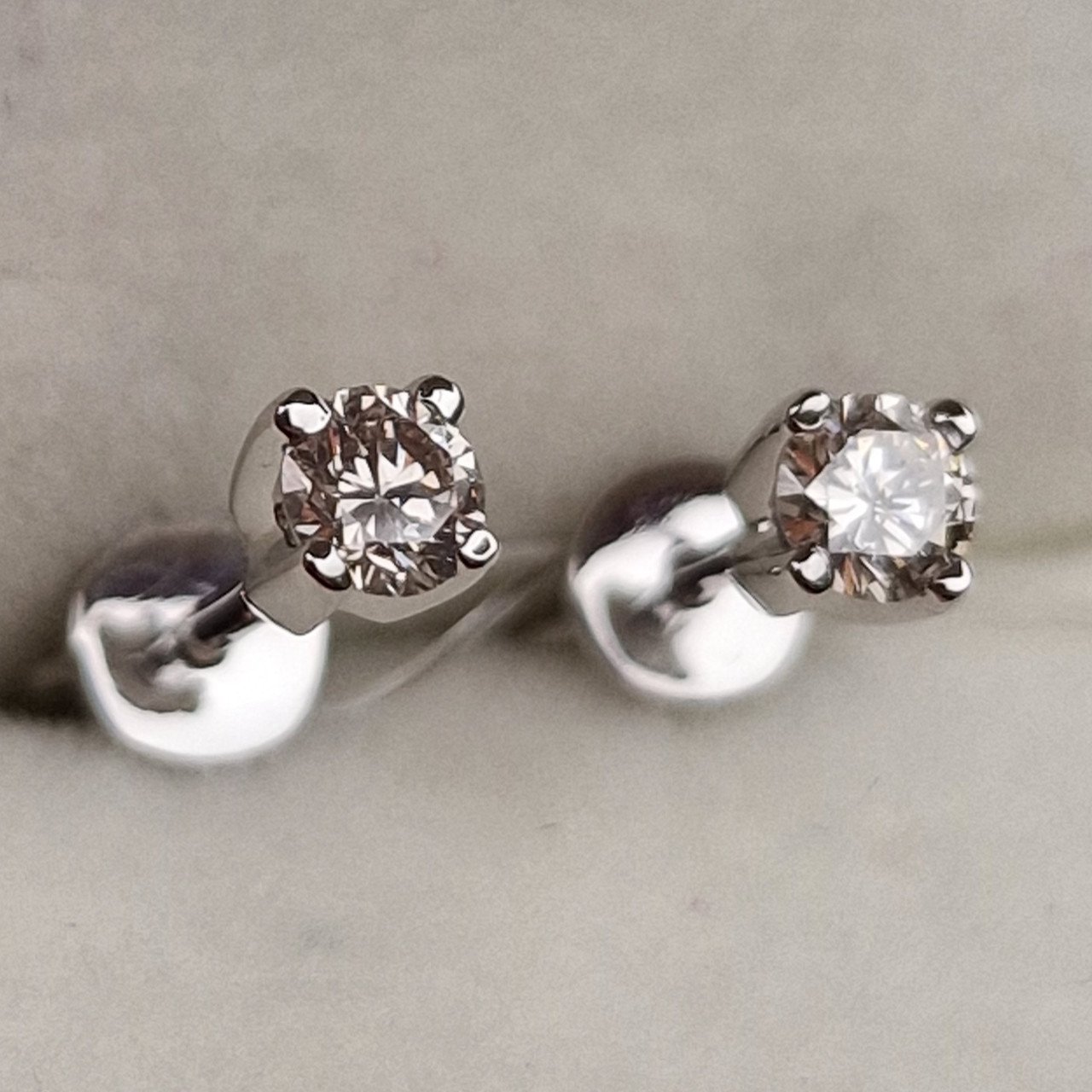 Серьги Deimantas 98702835 1,25гр 0,323ct. купить,NaN