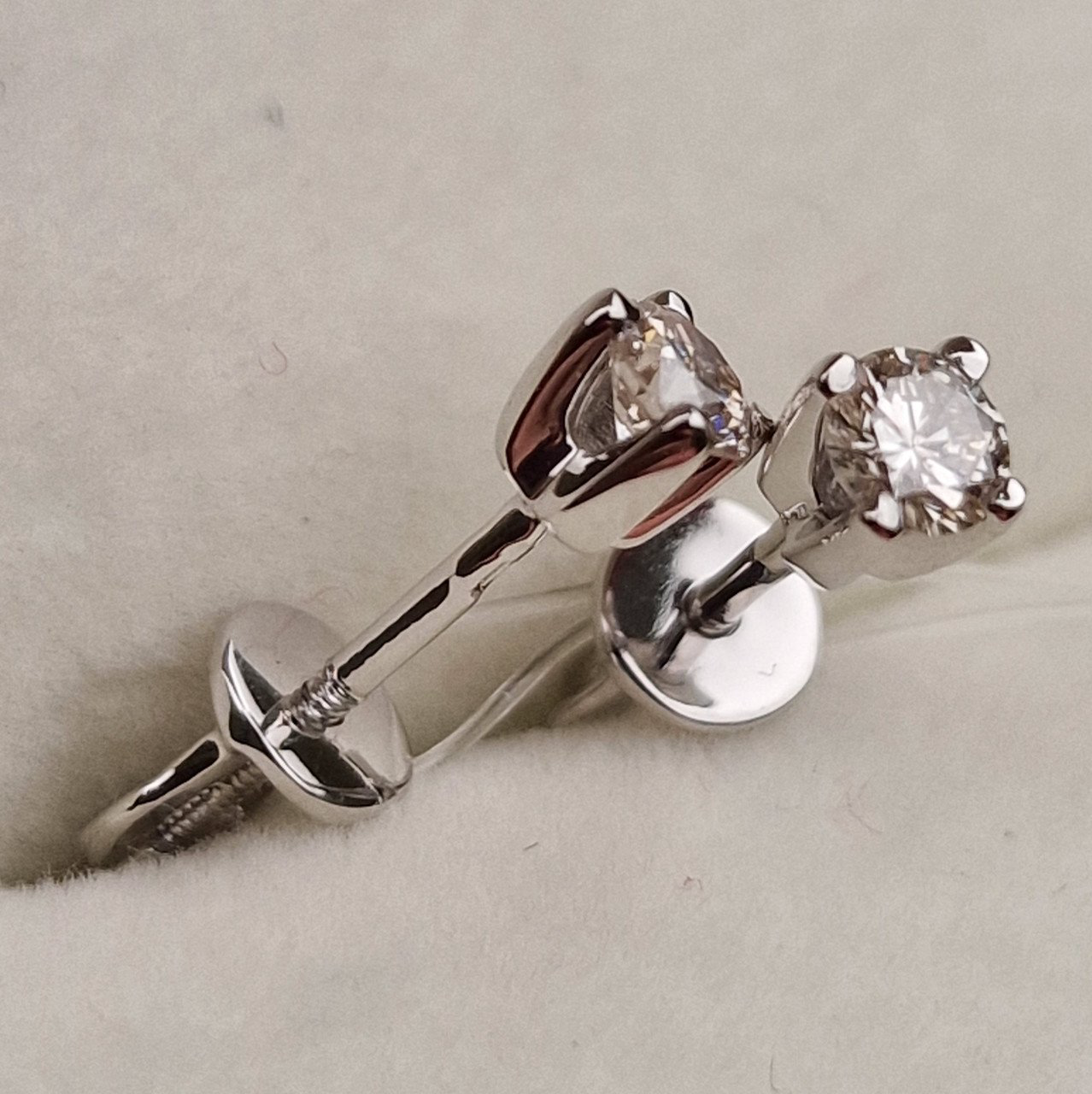 Серьги Deimantas 98702830 1,28гр 0,36ct. купить,NaN