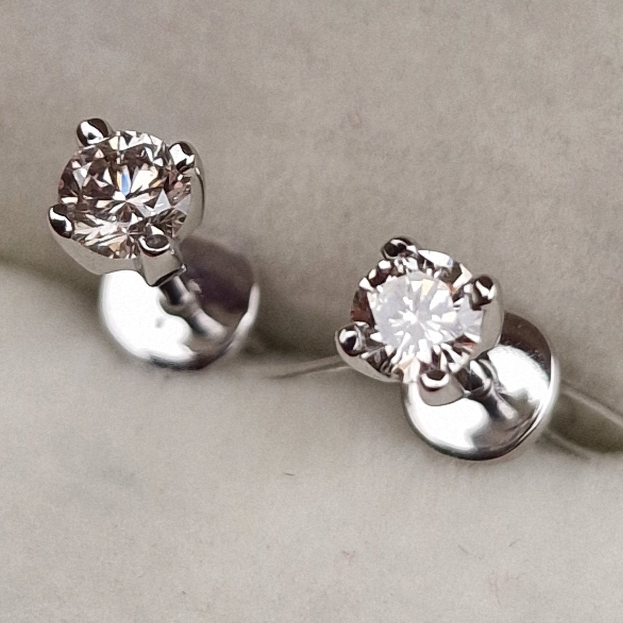 Серьги Deimantas 98702835 1,25гр 0,323ct. купить,NaN