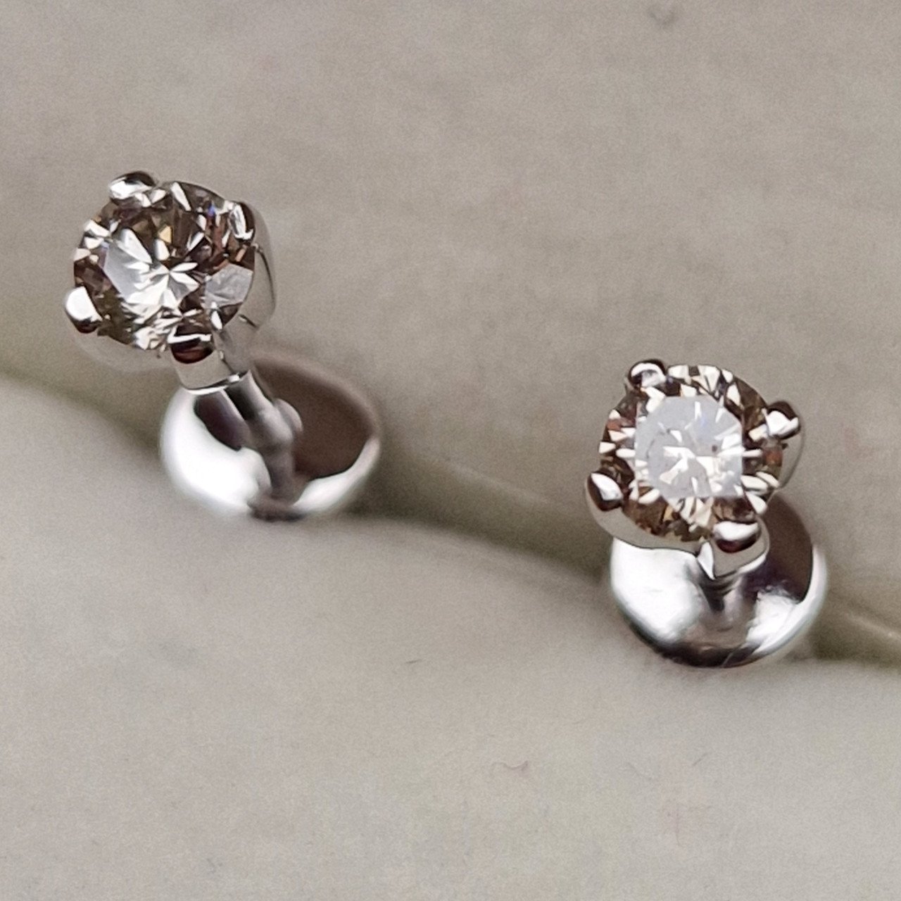 Серьги Deimantas 98702830 1,28гр 0,36ct. купить,NaN