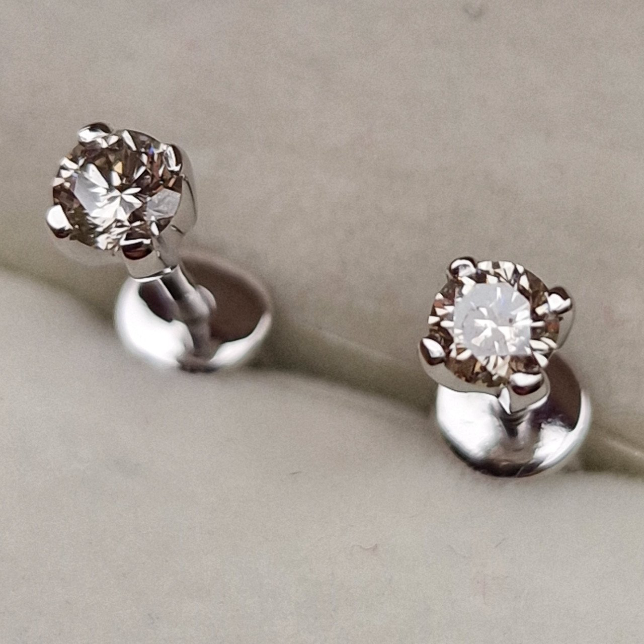 Серьги Deimantas 98702830 1,28гр 0,36ct. купить,NaN