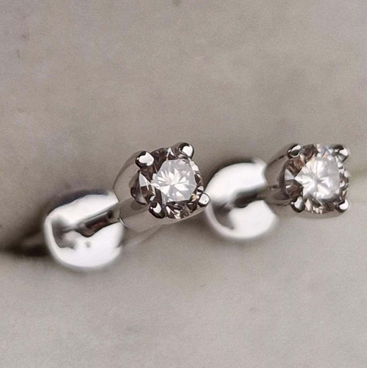 Серьги Deimantas 98702835 1,25гр 0,323ct. купить,NaN