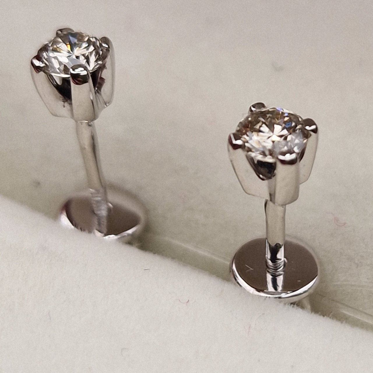 Серьги Deimantas 98702835 1,25гр 0,323ct. купить,NaN
