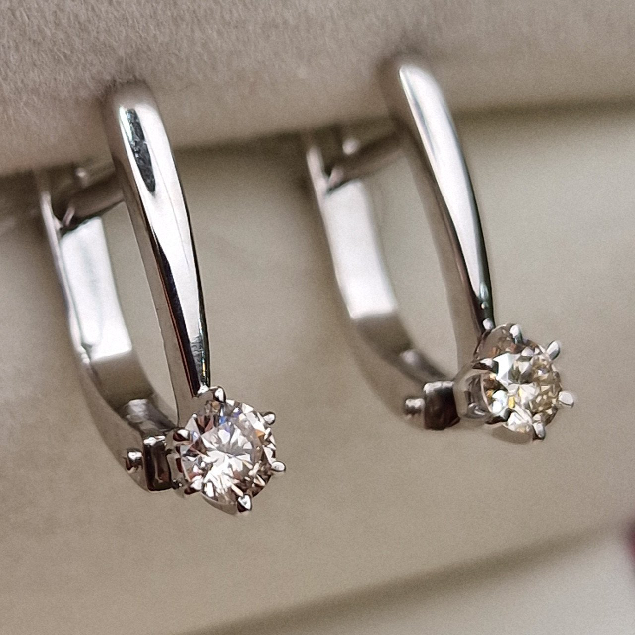 Серьги Deimantas 98703111 2,93гр 0,34ct. купить,NaN