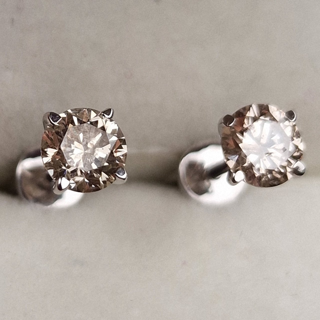 Серьги Deimantas 98703296 1,32гр 1,04ct. купить,NaN