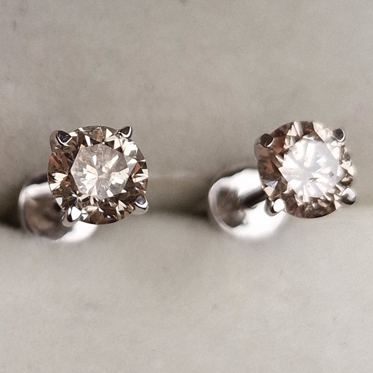 Серьги Deimantas 98703296 1,32гр 1,04ct. купить,NaN