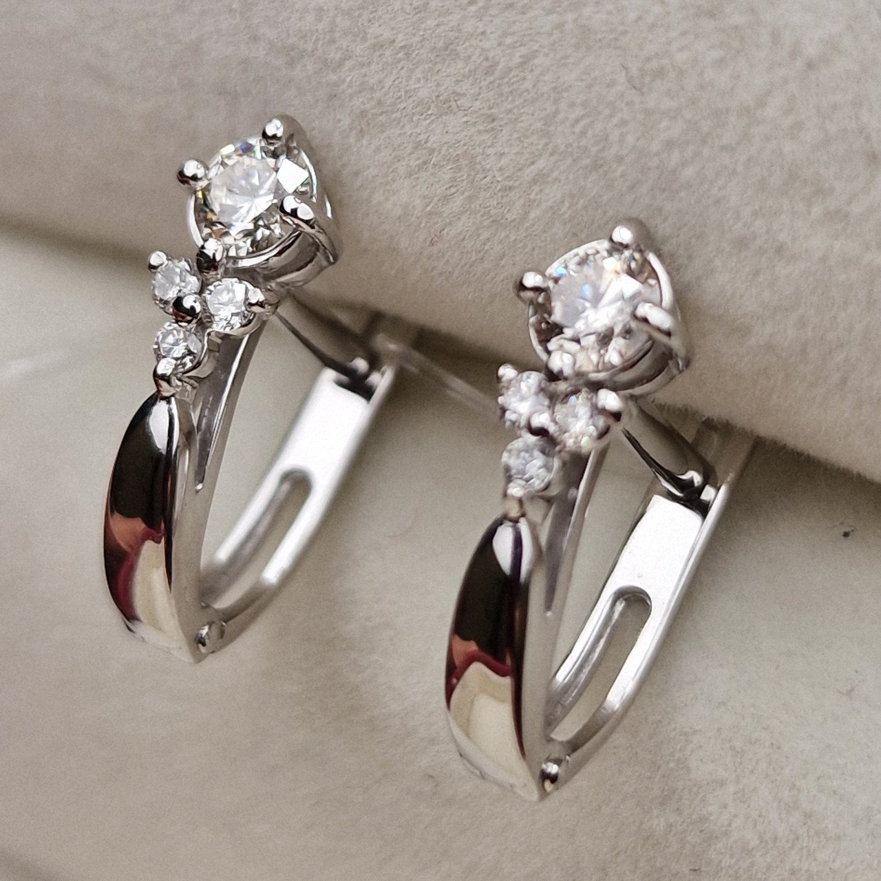 Серьги Deimantas 98703304 2,08гр 0,43ct. купить,NaN