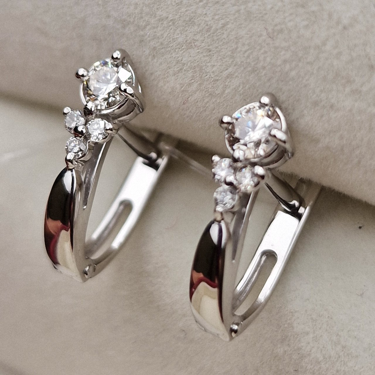 Серьги Deimantas 98703304 2,08гр 0,43ct. купить,NaN