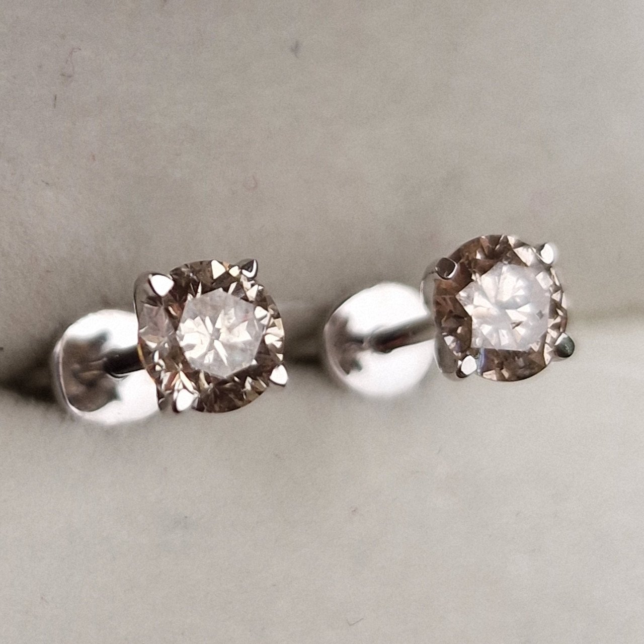 Серьги Deimantas 98703296 1,32гр 1,04ct. купить,NaN
