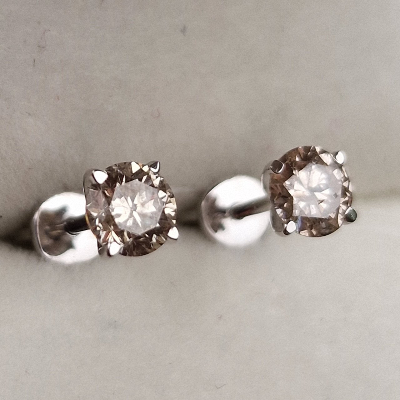 Серьги Deimantas 98703296 1,32гр 1,04ct. купить,NaN