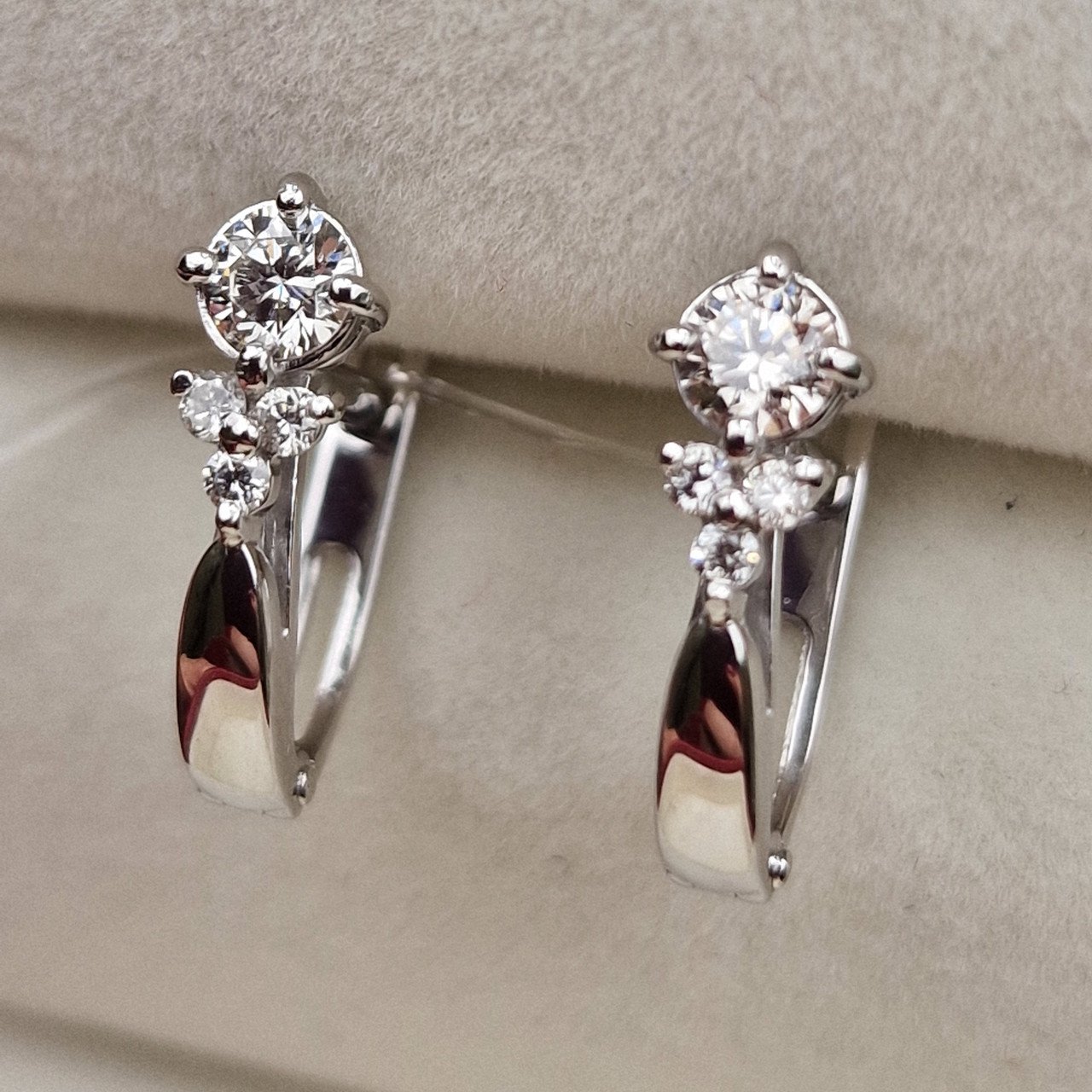 Серьги Deimantas 98703304 2,08гр 0,43ct. купить,NaN