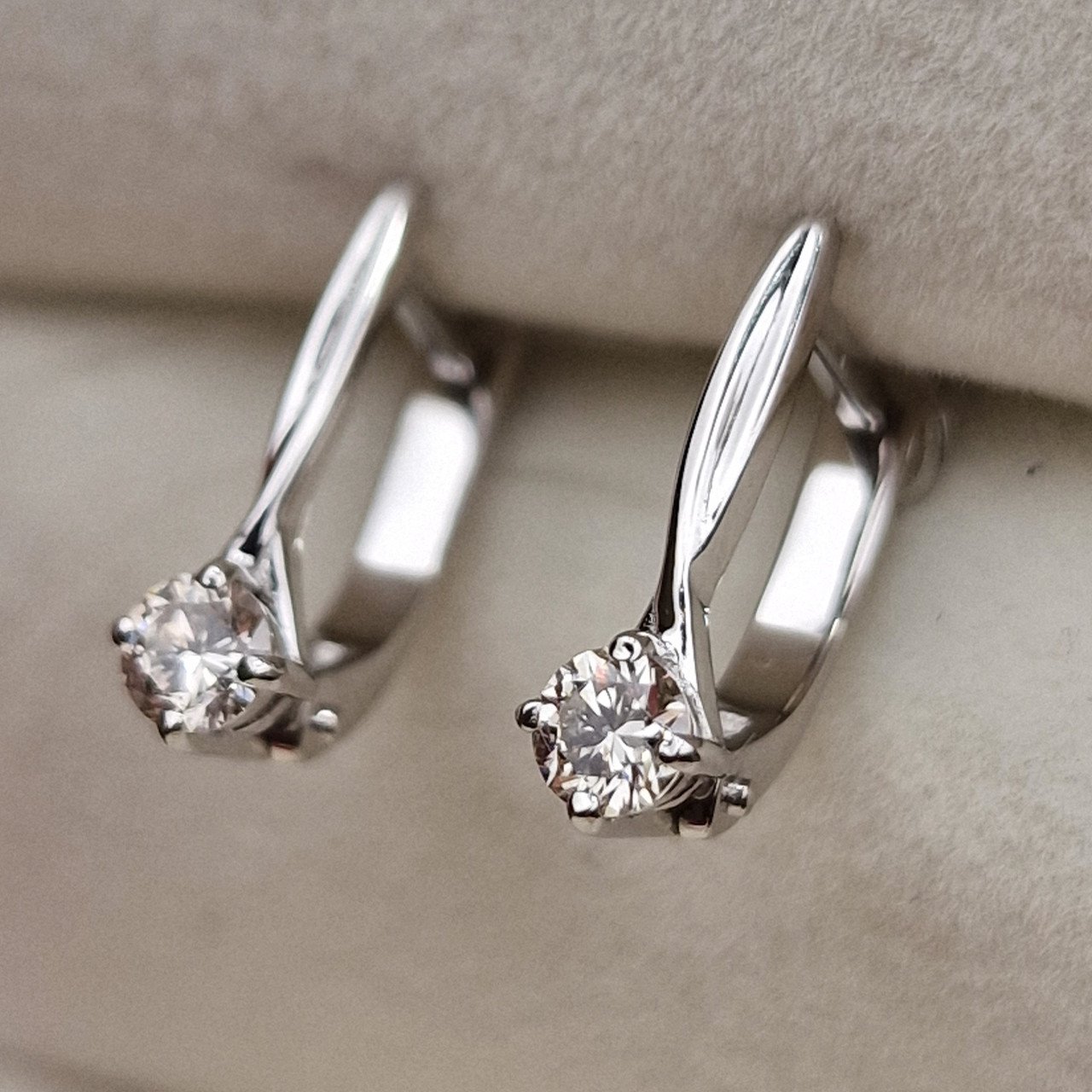 Серьги Deimantas 98703303 2,23гр 0,33ct. купить,NaN