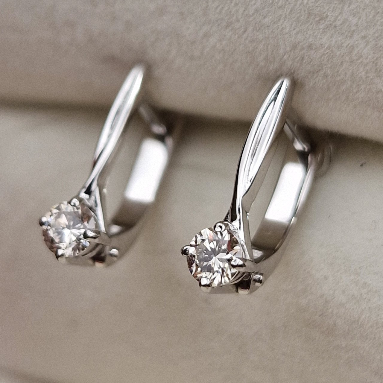 Серьги Deimantas 98703303 2,23гр 0,33ct. купить,NaN