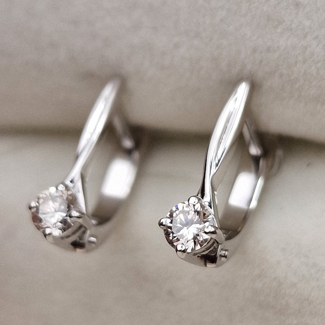 Серьги Deimantas 98703303 2,23гр 0,33ct. купить,NaN