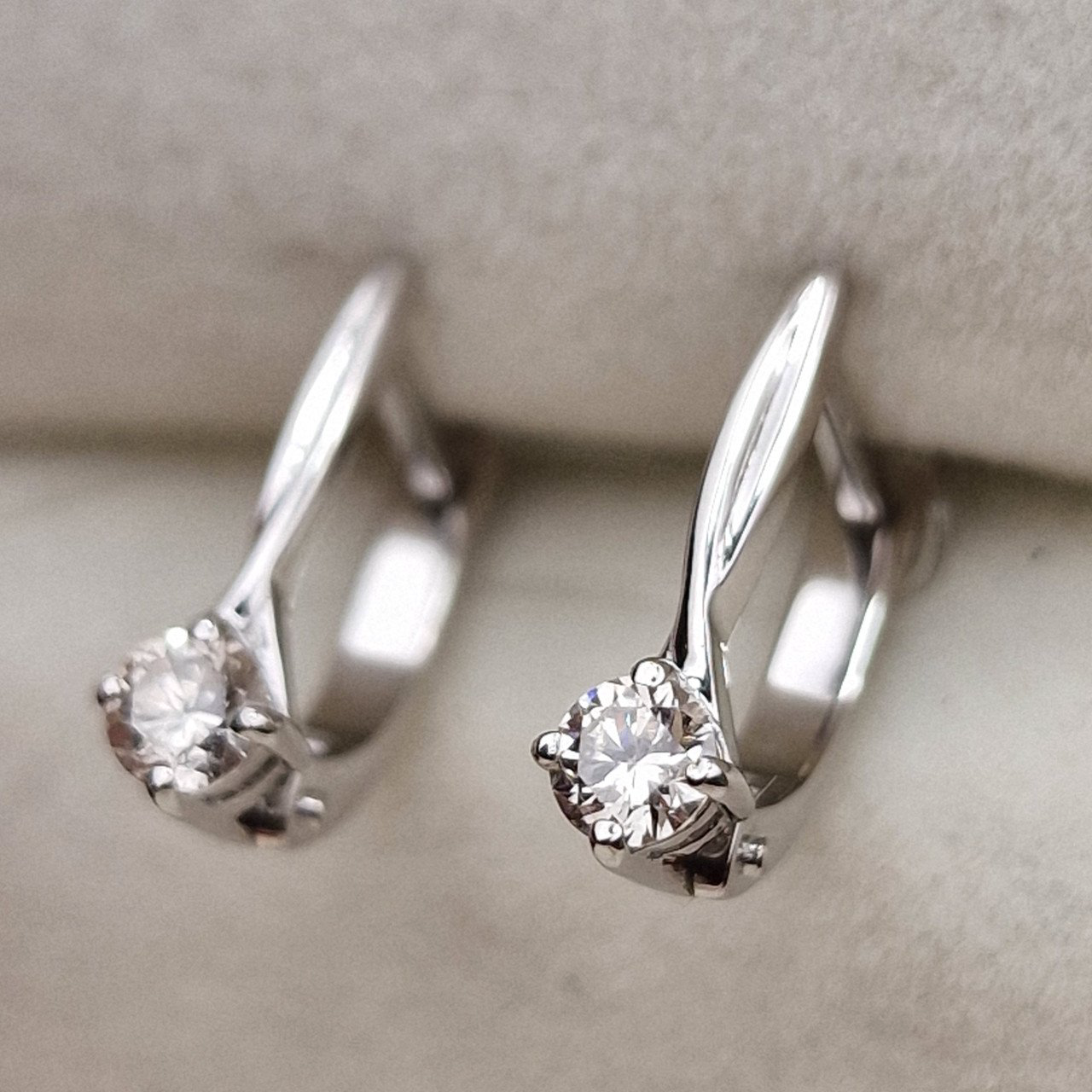 Серьги Deimantas 98703303 2,23гр 0,33ct. купить,NaN