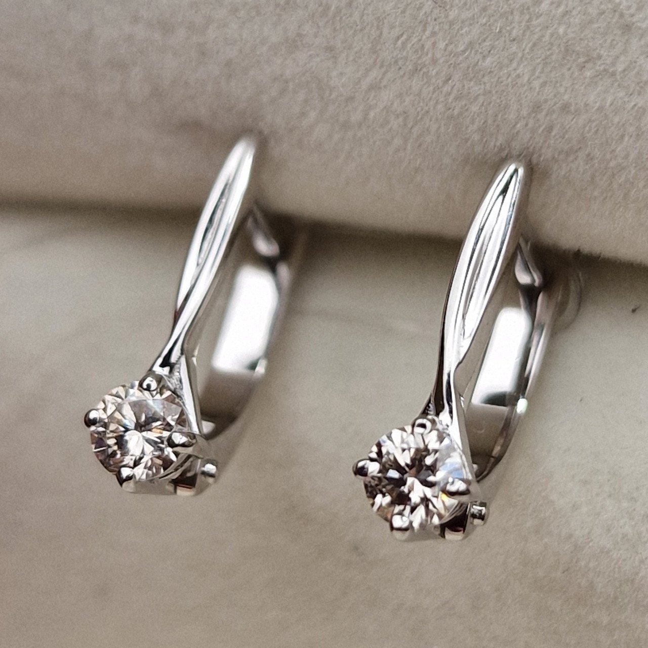 Серьги Deimantas 98703303 2,23гр 0,33ct. купить,NaN