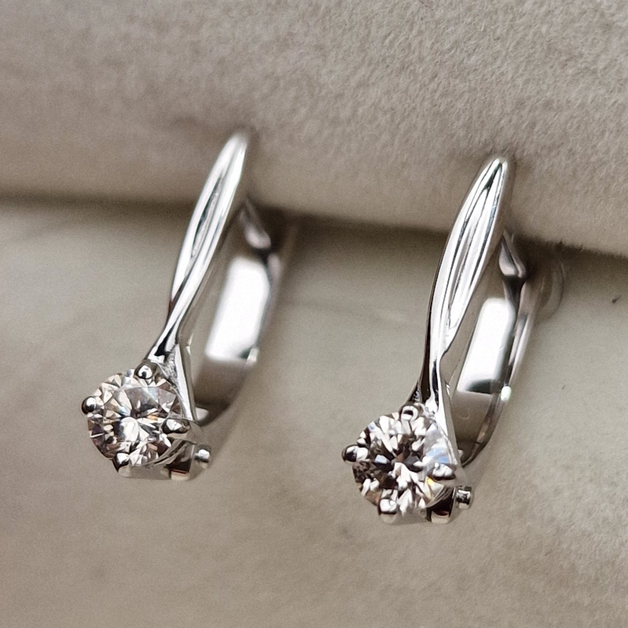 Серьги Deimantas 98703303 2,23гр 0,33ct. купить,NaN