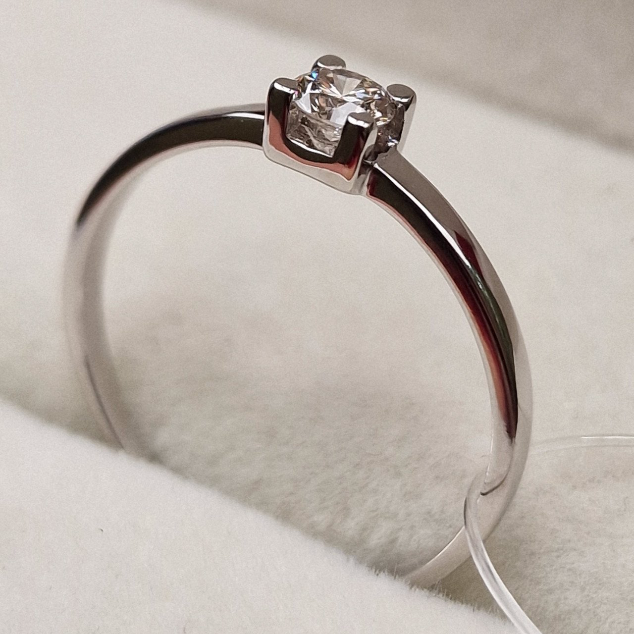 Кольцо Deimantas 98703306 16,5р 1,21гр 0,17ct. купить,NaN