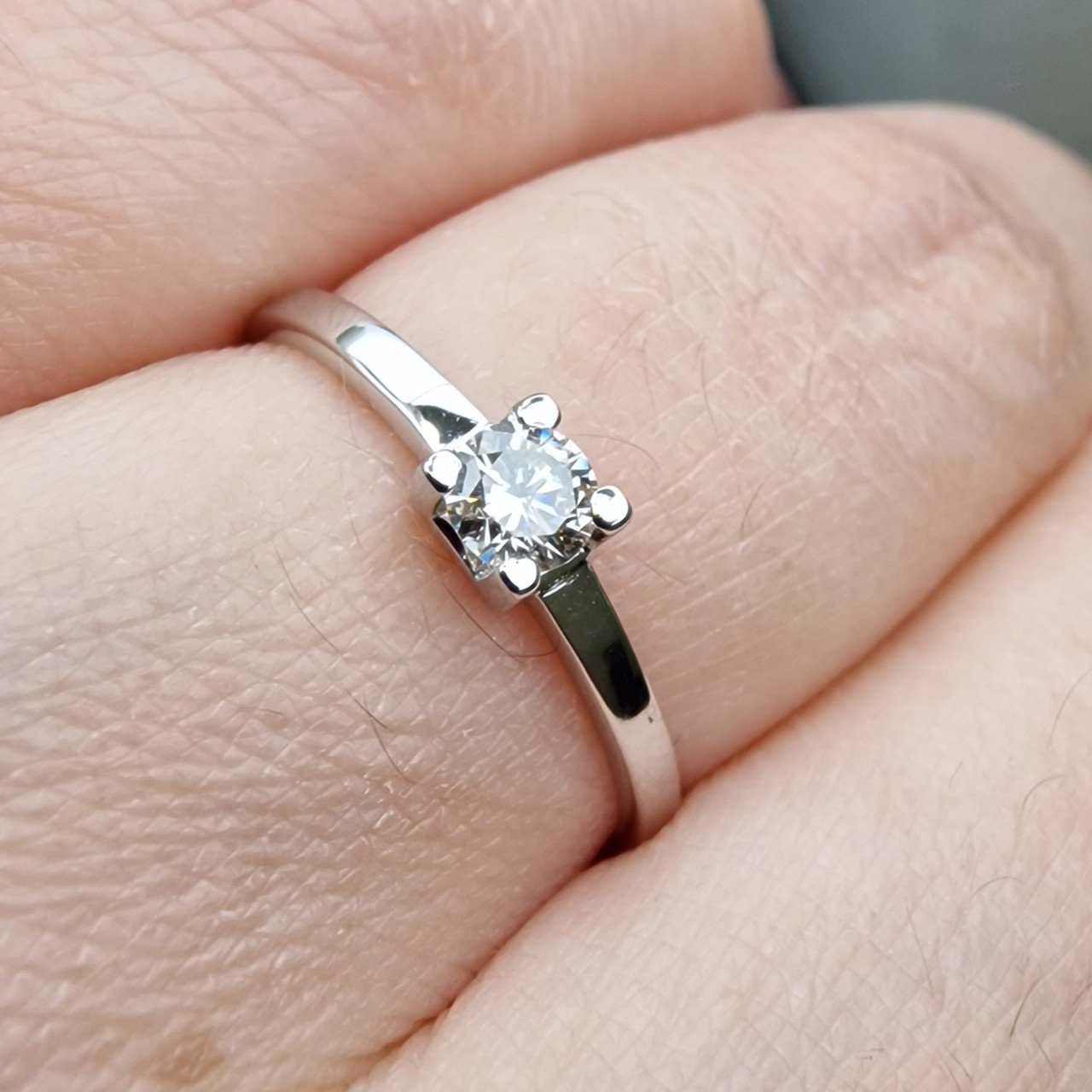 Кольцо Deimantas 98703306 16,5р 1,21гр 0,17ct. купить,NaN