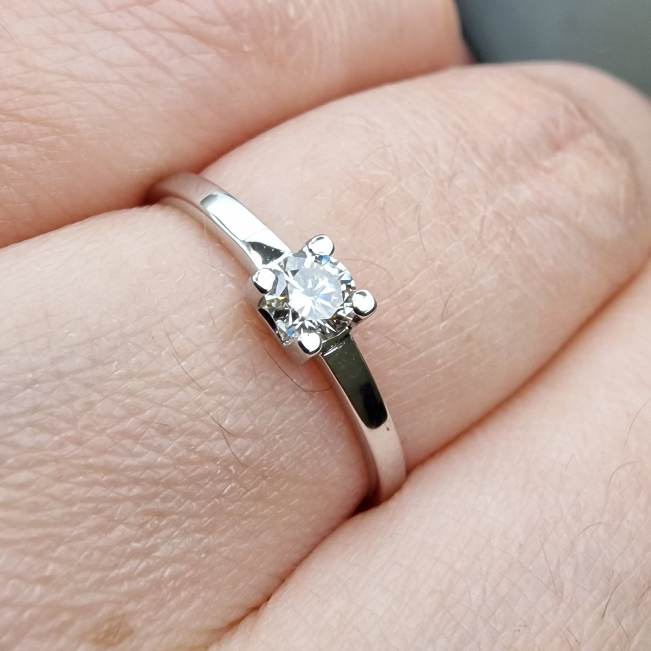 Кольцо Deimantas 98703306 16,5р 1,21гр 0,17ct. купить,NaN