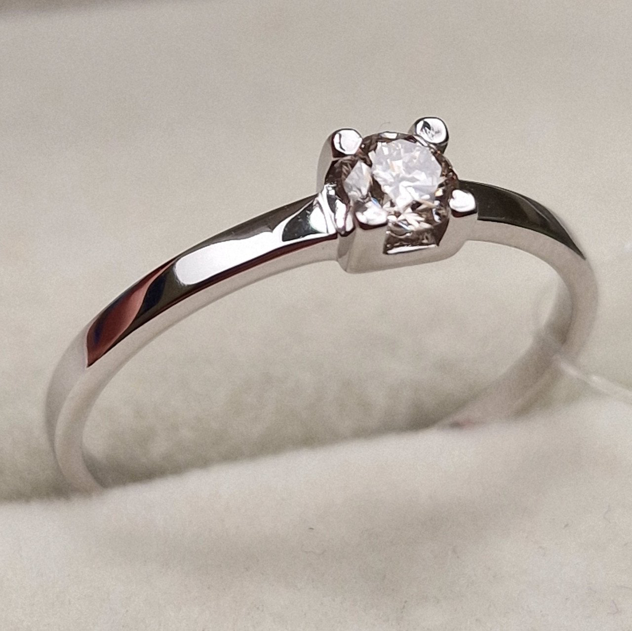 Кольцо Deimantas 98703306 16,5р 1,21гр 0,17ct. купить,NaN