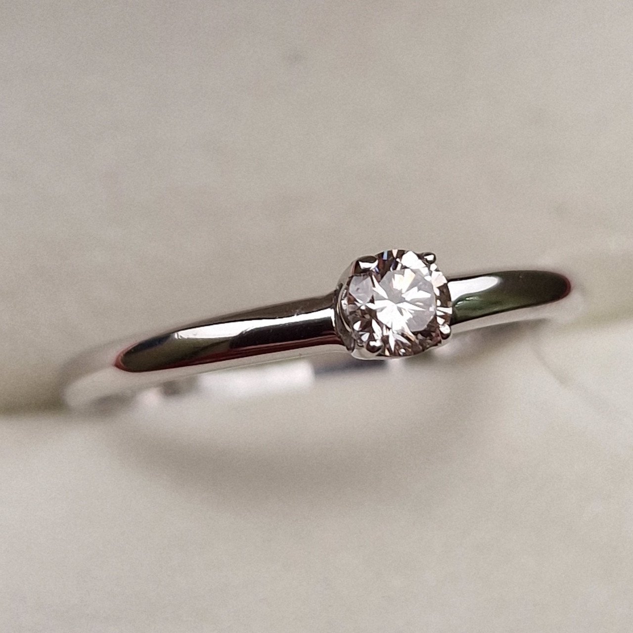 Кольцо Deimantas 98703313 17р 1,35гр 0,17ct. купить,NaN
