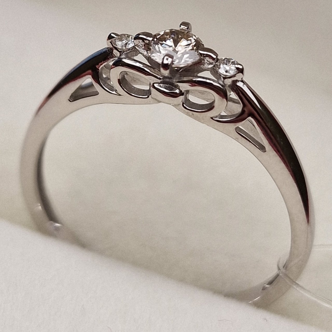 Кольцо Deimantas 98703310 18р 1,76гр 0,19ct. купить,NaN