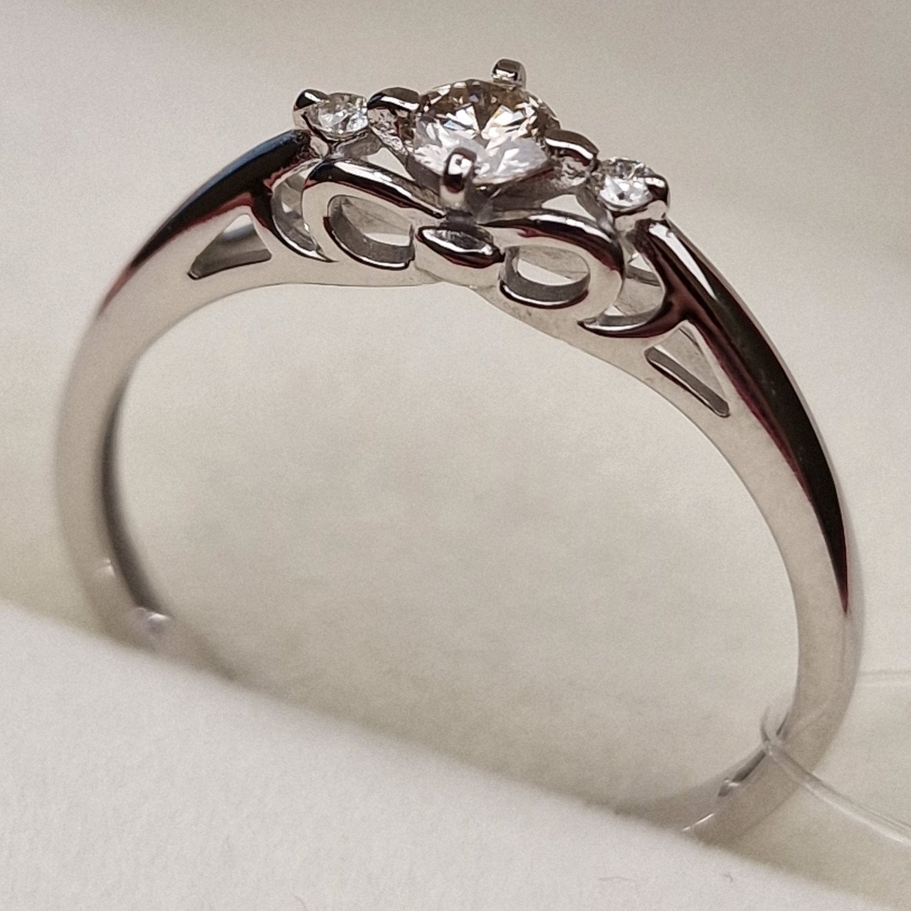 Кольцо Deimantas 98703310 18р 1,76гр 0,19ct. купить,NaN